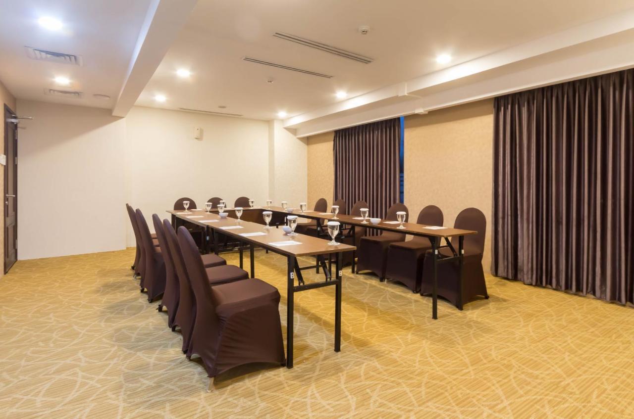 Grand Keisha Yogyakarta Hotel Kejayan Exterior photo