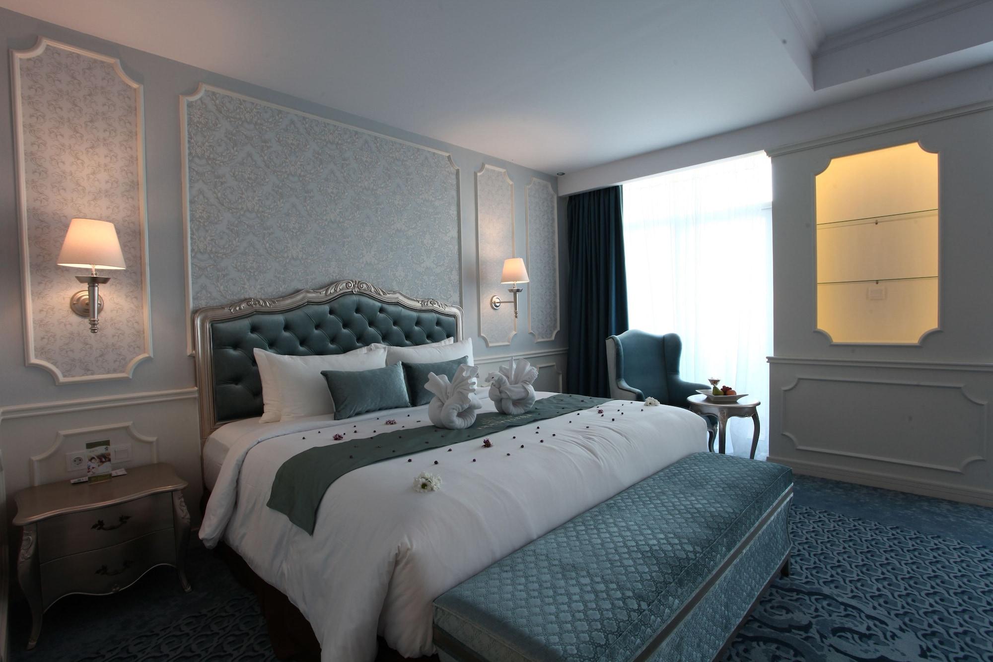 Grand Keisha Yogyakarta Hotel Kejayan Exterior photo