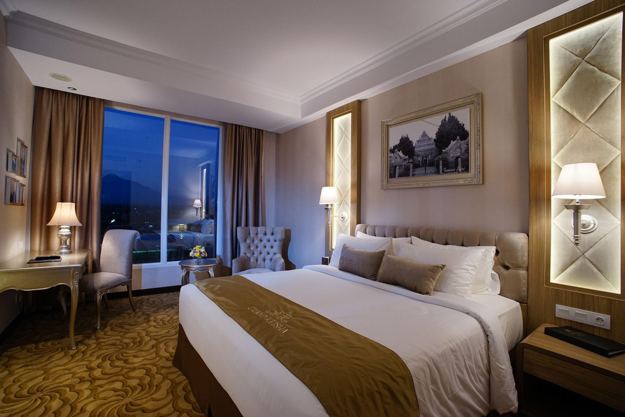Grand Keisha Yogyakarta Hotel Kejayan Exterior photo