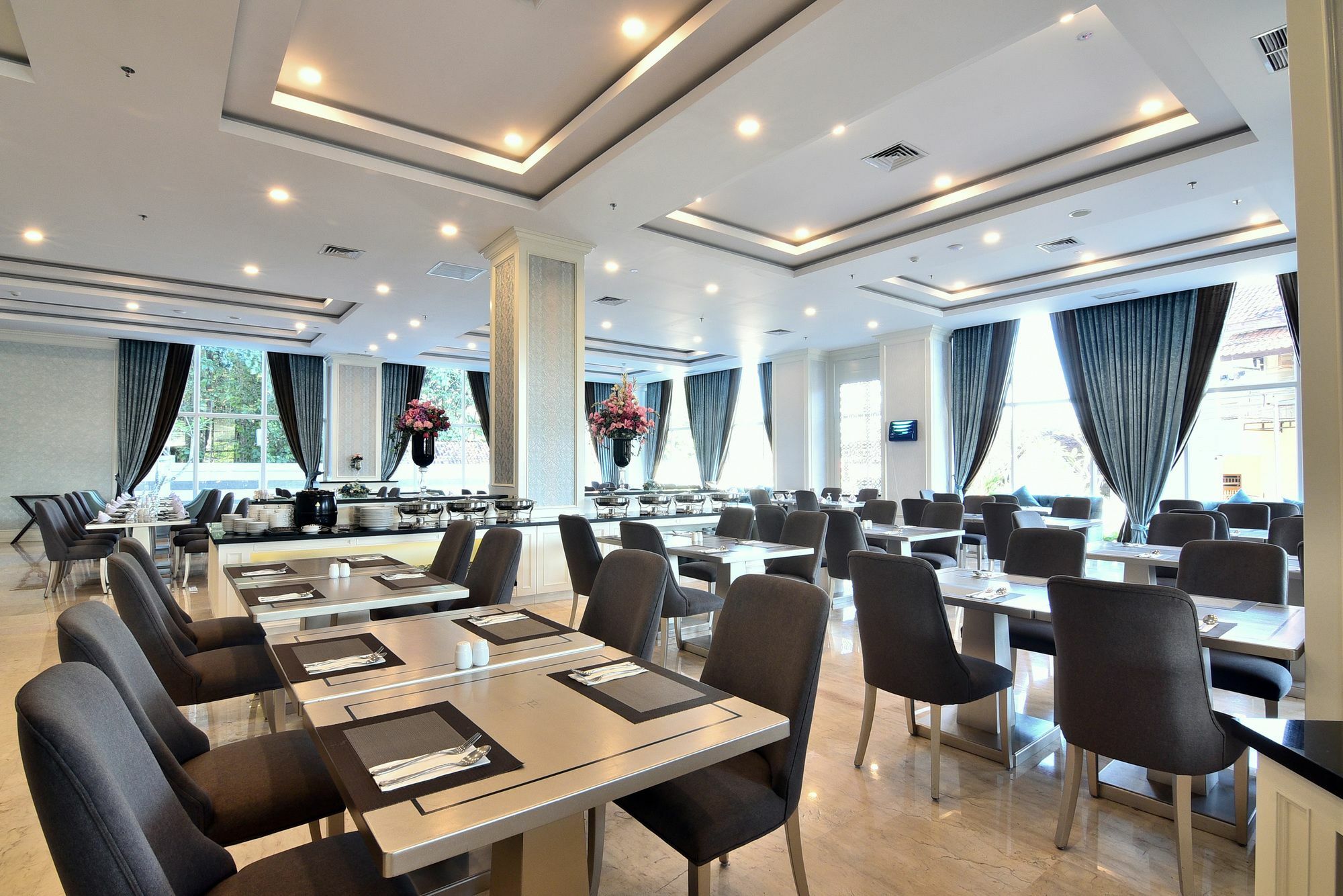 Grand Keisha Yogyakarta Hotel Kejayan Exterior photo